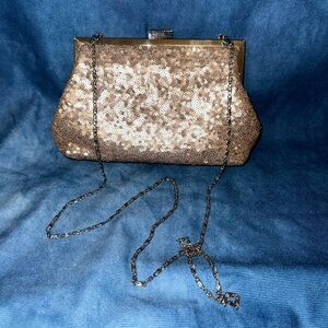 Wallet on chain/clutch